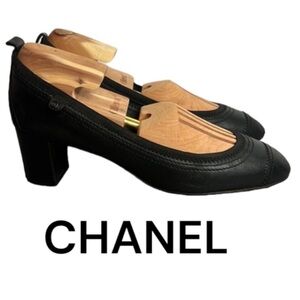 Authentic Chanel luxury designer vintage signature black leather heels pumps 9.5